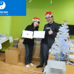 寄贈された 162 台のノート PC を発送する様子